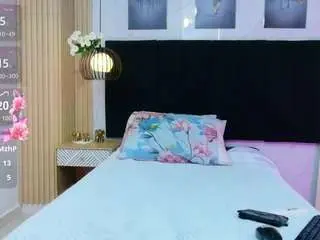 Hornybarelylegalgirl  live sex cam