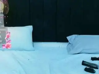 Hornybarelylegalgirl  live sex cam