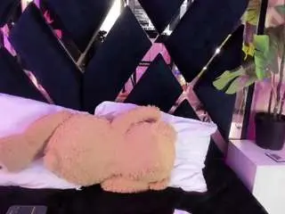 Megan-devon  live sex cam