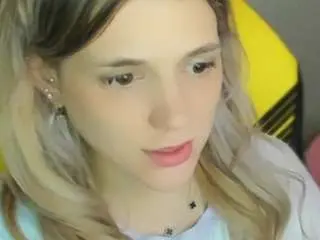 Sexy-little-ana  live sex cam