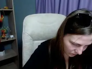 Elizabethglow  live sex cam