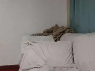 Curvymaturee  live sex cam