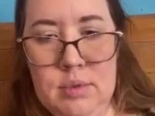 Honeybee203  live sex cam