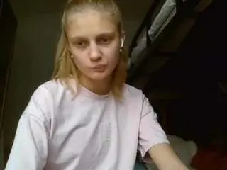 Naomigernert  live sex cam