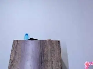 April-adamson  live sex cam