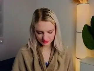 Crystaduesterback  live sex cam