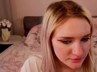 Crystaduesterback  live sex cam