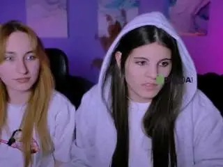 Lizzie-boom  live sex cam