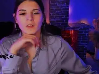 Lizzie-boom  live sex cam
