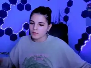 Lizzie-boom  live sex cam