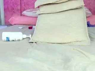 Emmacurvy  live sex cam