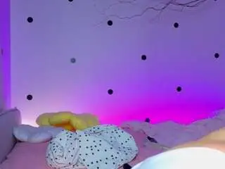 Linastones  live sex cam