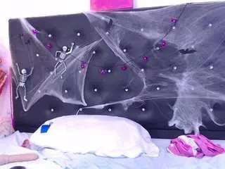 Scarlett-moo  live sex cam