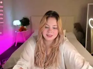 Wetluna1  live sex cam