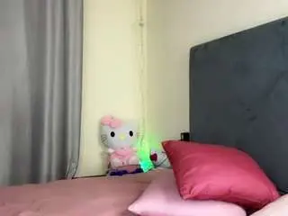 Honey-yani  live sex cam