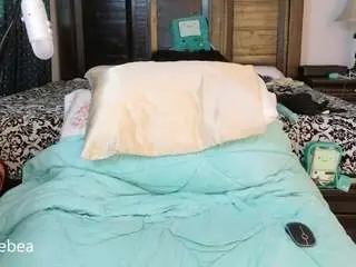 Savethebea  live sex cam