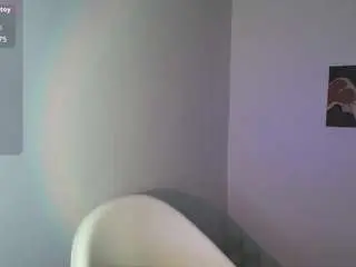 Zoebolton  live sex cam