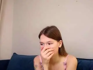 Lavetalalumiere  live sex cam