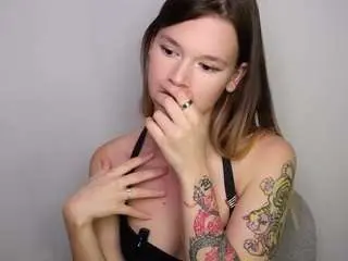 Lavetalalumiere  live sex cam