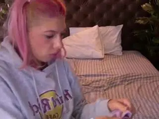 Pinkytrix  live sex cam