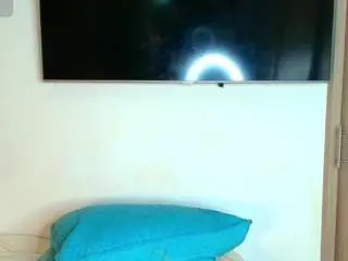 Xyomarabrown  live sex cam