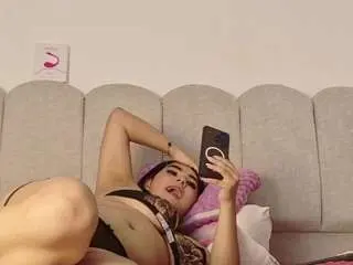 Lily-r  live sex cam
