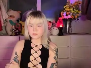 Marivelcuddeback  live sex cam
