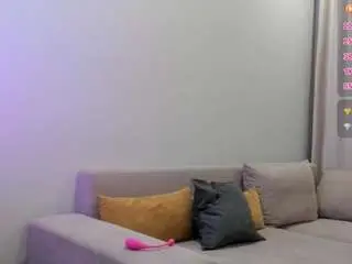 Winterpurdom  live sex cam