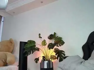 Hanna-1sweet  live sex cam