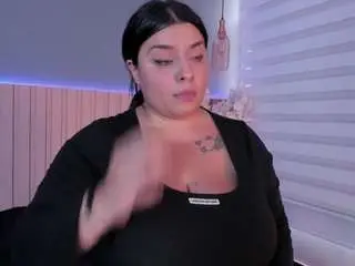 Karolinee  live sex cam