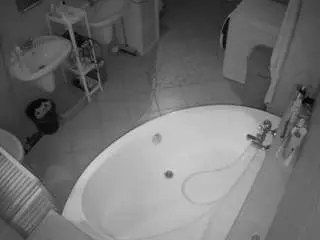 Voyeurcam-julmodels-bath-1st-1  live sex cam
