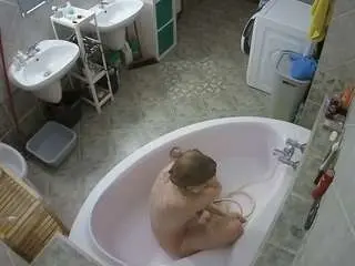 Voyeurcam-julmodels-bath-1st-1  live sex cam