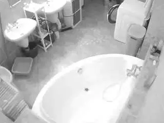 Voyeurcam-julmodels-bath-1st-1  live sex cam