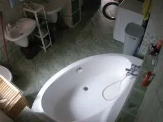 Voyeurcam-julmodels-bath-1st-1  live sex cam