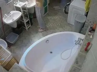 Voyeurcam-julmodels-bath-1st-1  live sex cam