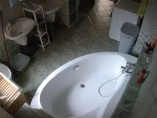 Voyeurcam-julmodels-bath-1st-1  live sex cam