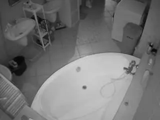 Voyeurcam-julmodels-bath-1st-1  live sex cam