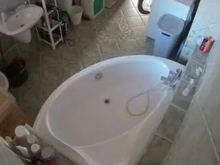 Voyeurcam-julmodels-bath-1st-1  live sex cam