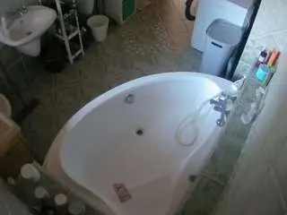 Voyeurcam-julmodels-bath-1st-1  live sex cam