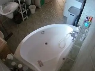 Voyeurcam-julmodels-bath-1st-1  live sex cam