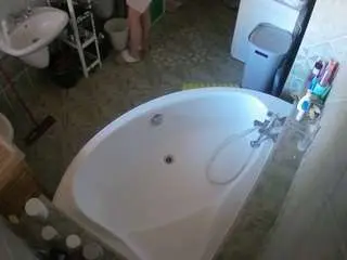 Voyeurcam-julmodels-bath-1st-1  live sex cam