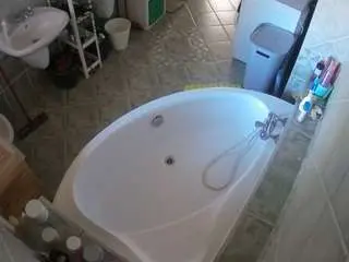 Voyeurcam-julmodels-bath-1st-1  live sex cam