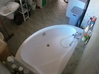 Voyeurcam-julmodels-bath-1st-1  live sex cam