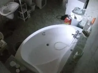 Voyeurcam-julmodels-bath-1st-1  live sex cam