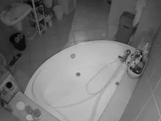 Voyeurcam-julmodels-bath-1st-1  live sex cam