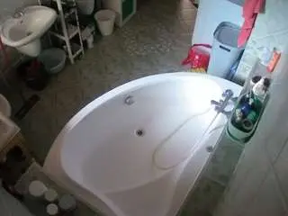 Voyeurcam-julmodels-bath-1st-1  live sex cam