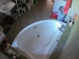 Voyeurcam-julmodels-bath-1st-1  live sex cam