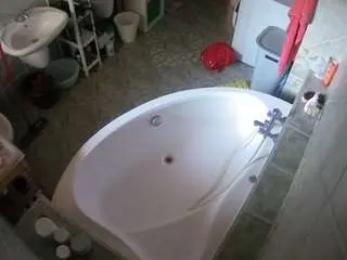 Voyeurcam-julmodels-bath-1st-1  live sex cam