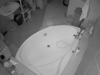 Voyeurcam-julmodels-bath-1st-1  live sex cam