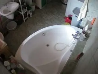 Voyeurcam-julmodels-bath-1st-1  live sex cam